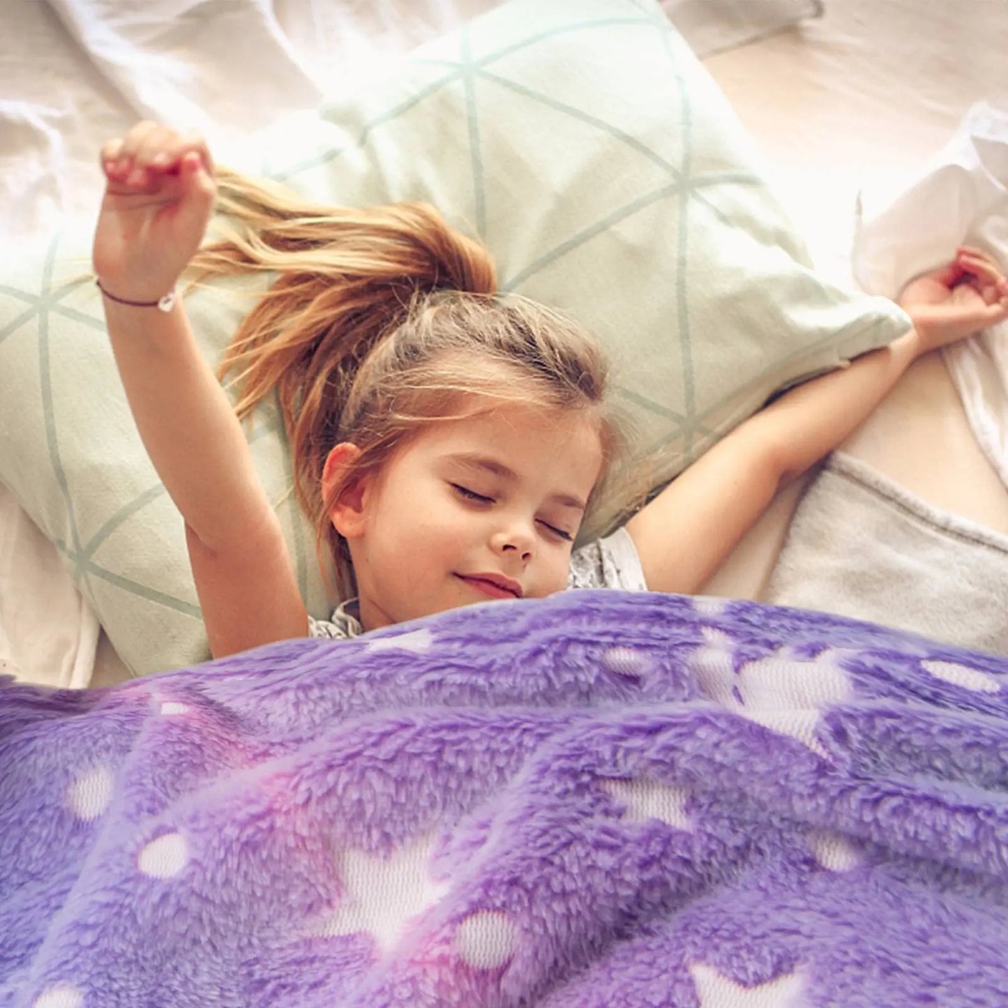 1pc Unicorn Glow in The Dark Blanket, Unicorn Blanket for Girls/Kids Age 3-12, Toddler Soft Fleece Blanket Throw Birthday Gift